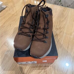 Merrell - Ontario Mid waterproof boot - brown -
size 10 - new in box